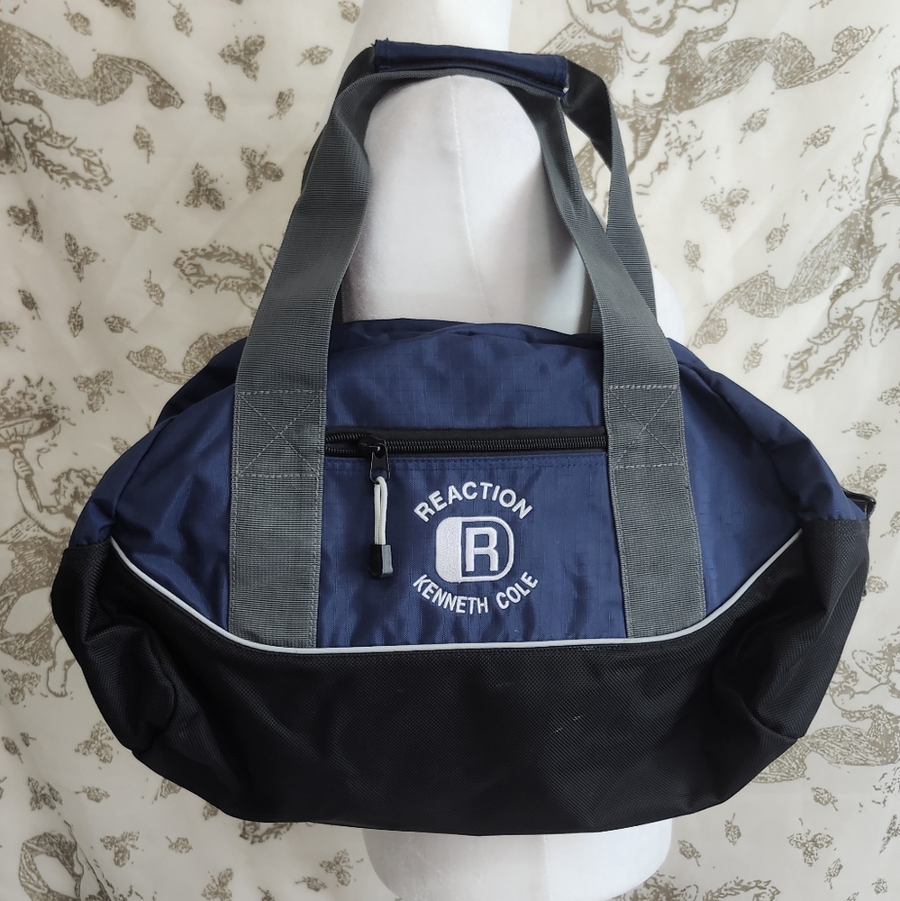 Kenneth Cole reaction navy black and grey duffle bah